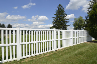 Your Guide To Different Types Of Vinyl Fencing